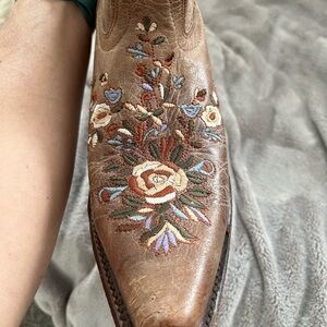 Shyanne Brown Heeled Boots with Floral Embroidery